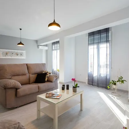 شقة Surthy Homely Flat Cathedral جيريز
